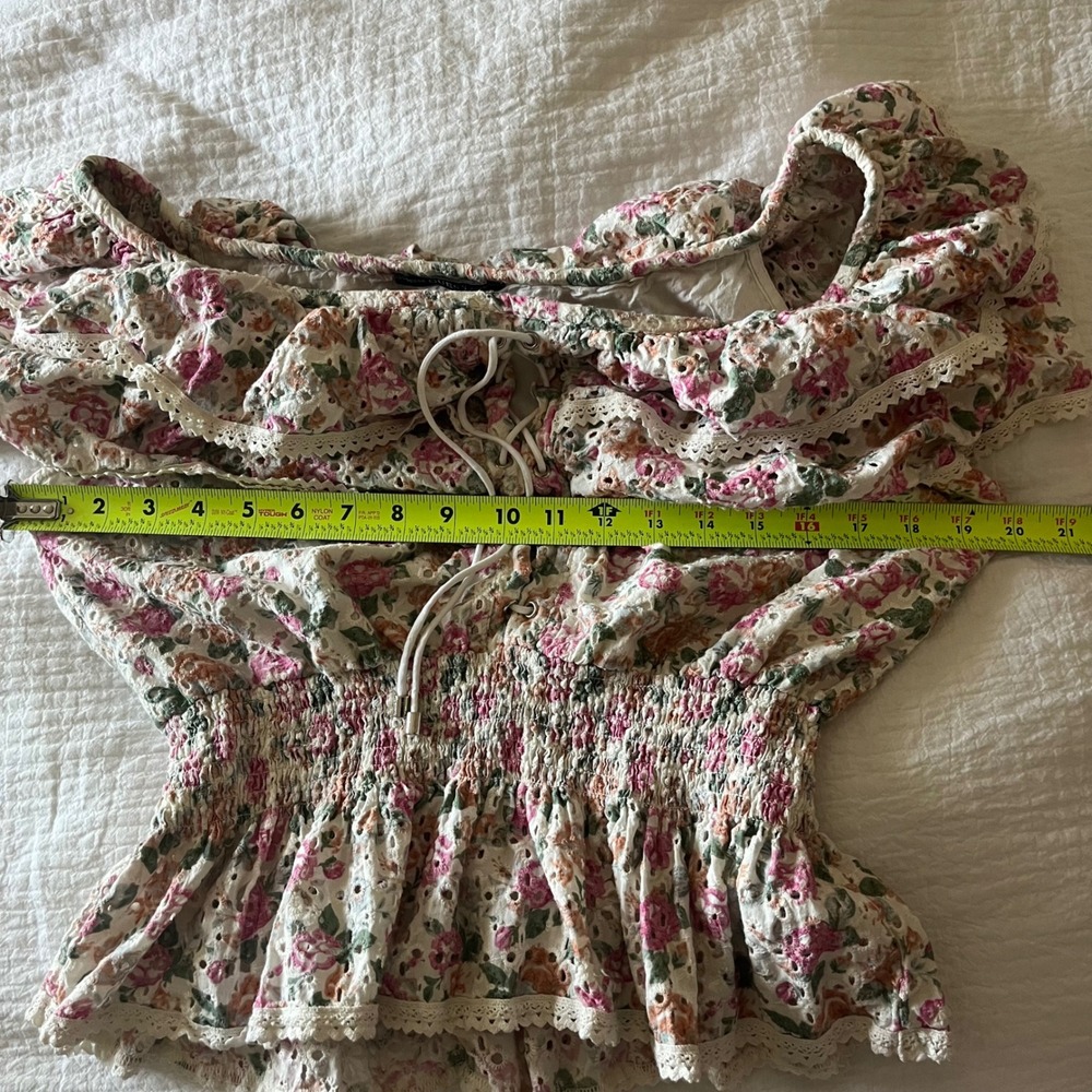 Guess Floral Eyelet Ruffle Scoop Neck Smocked Peplum Top XL Blouse Prairie Boho - Picture 13 of 15